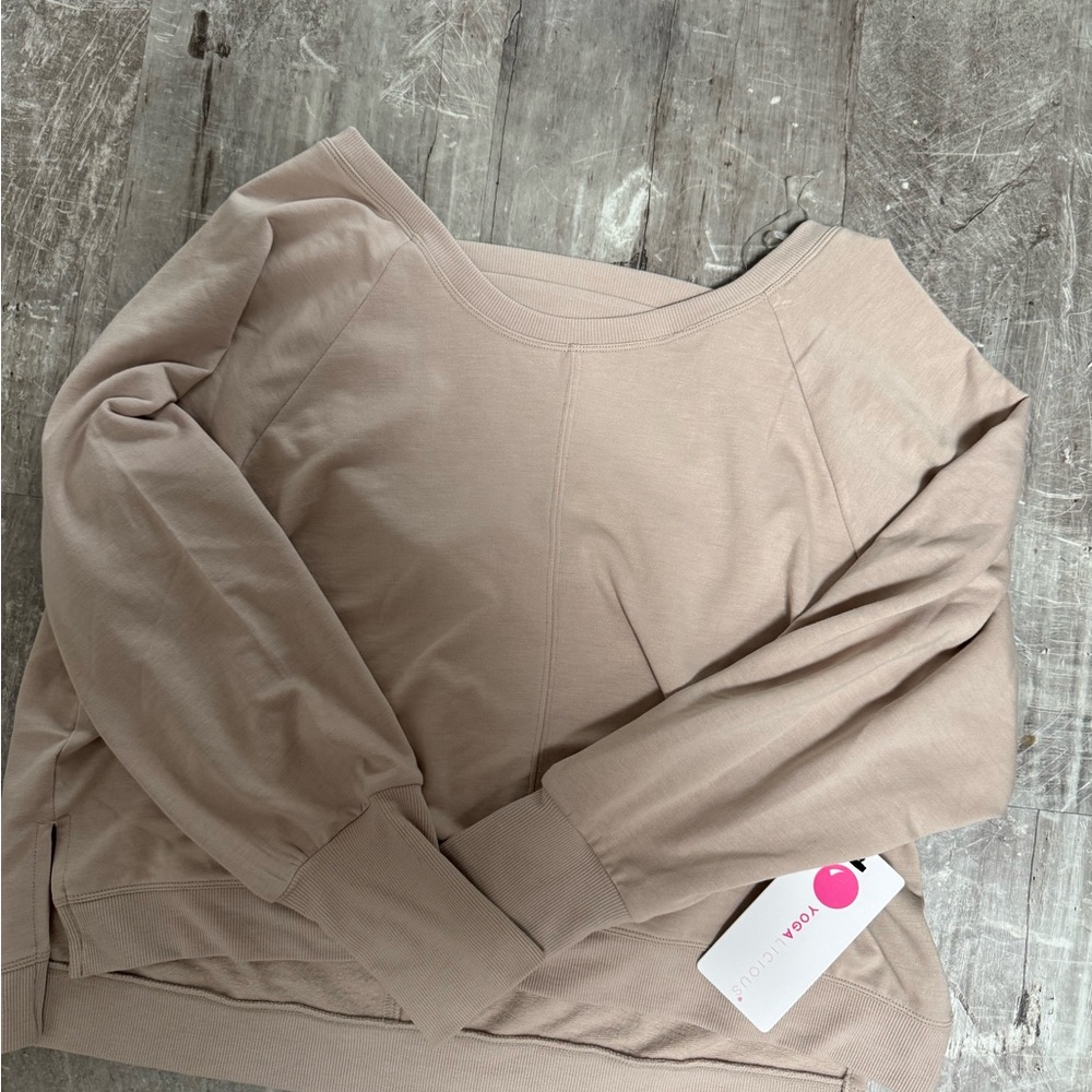 Yogalicious open back crewneck